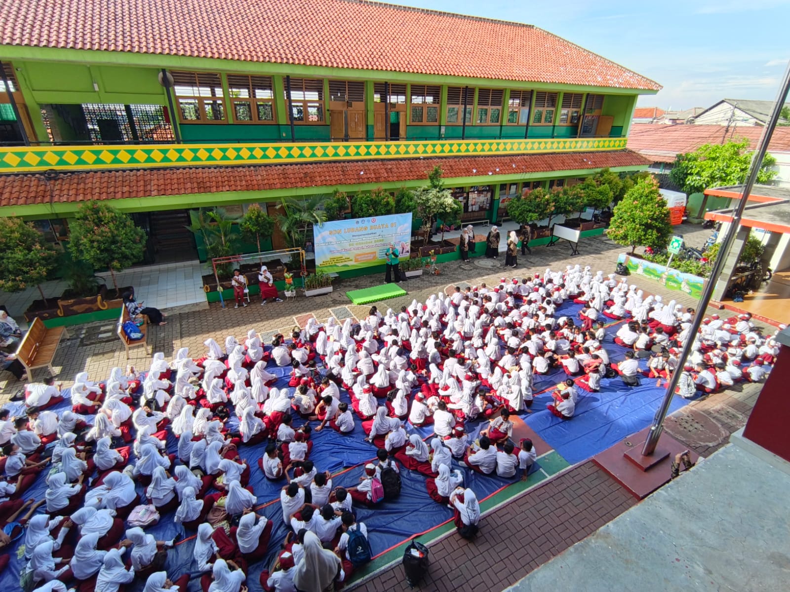 Wisata LiterAsyik Ke SDN Lubang Buaya 01